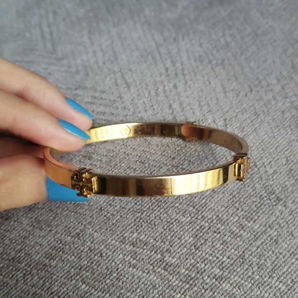 Tory Burch Jewelry - Tory Burch gold bangle